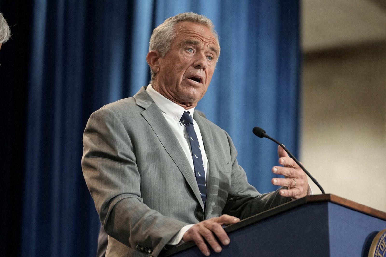 RFK Jr. asks that the 'new' vaccines under controlled tests with placebo

