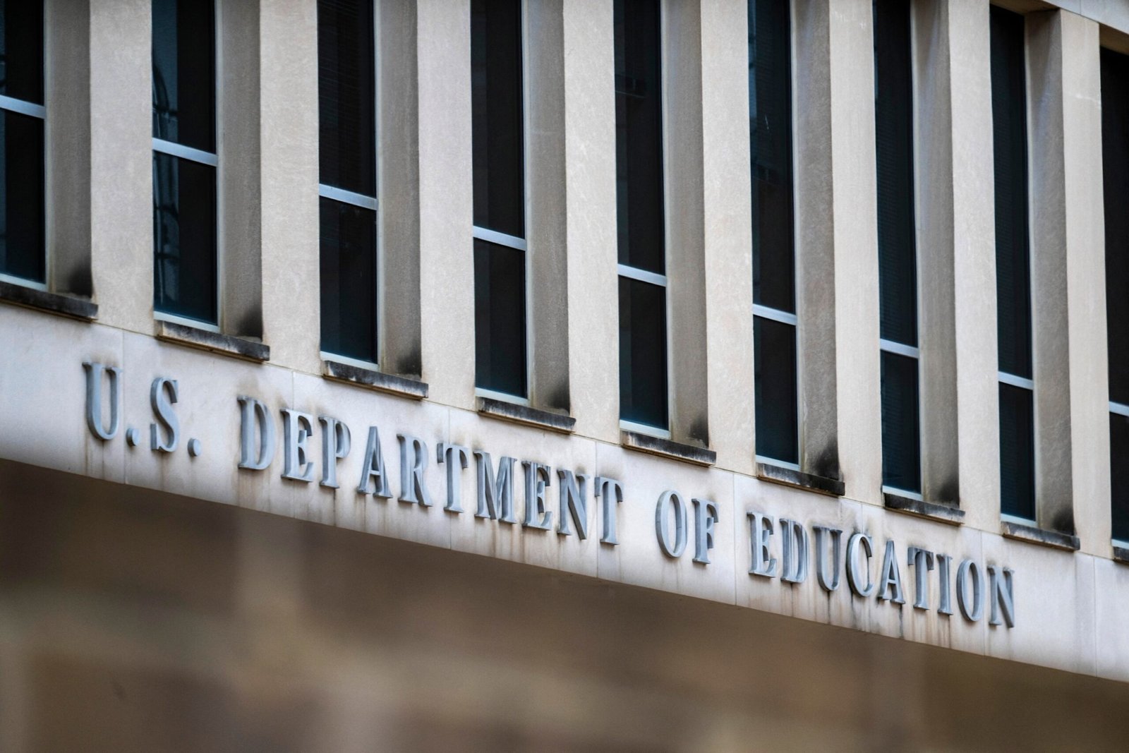 The judge prevents the Trump administration from trying to dismantle the Department of Education

