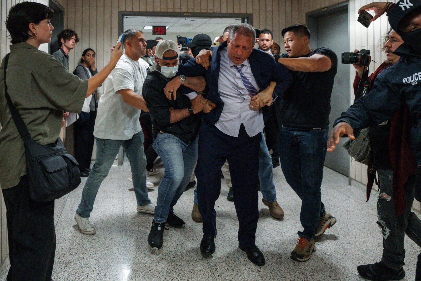 Brad Lander, Comptroller of New York City and mayor's candidate, arrested by ICE