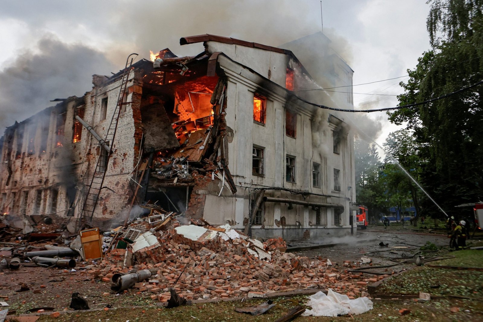Photo: Consequences of an attack with Russian unmanned aircraft in Kharkiv