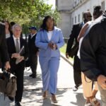 The Lamonica Mciver representative declares himself innocent of the positions derived from the incident of the ice detention center