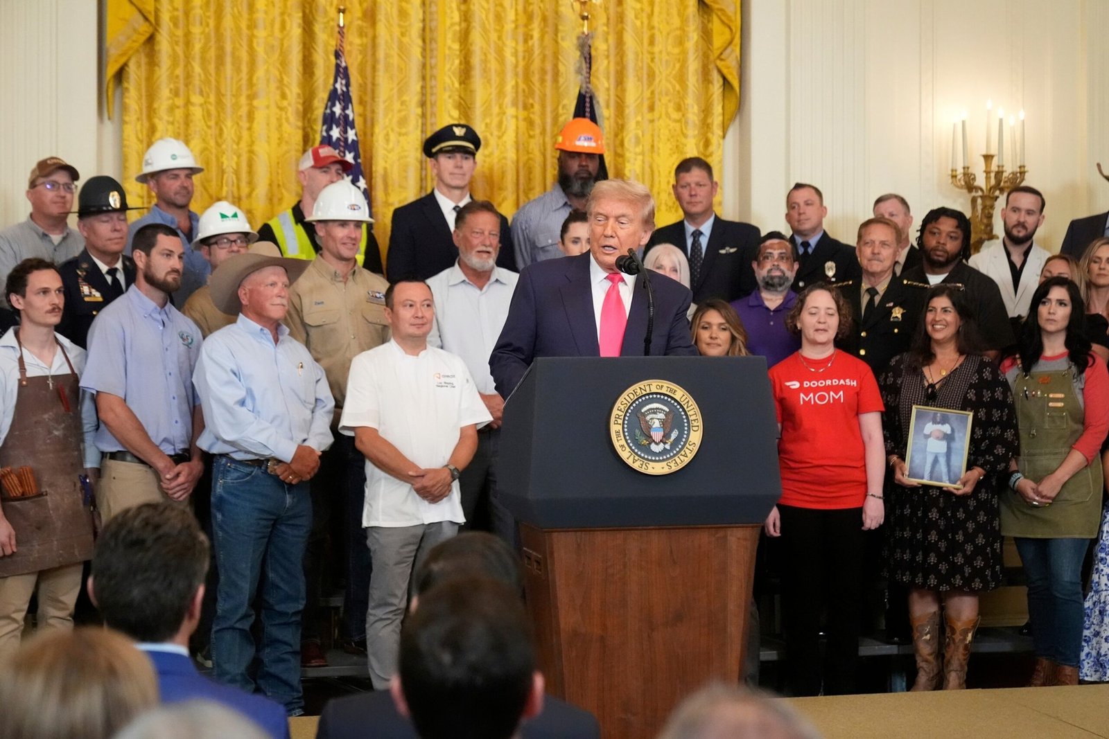Trump organizes an event to gather Republicans behind their megabill