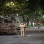 Trump warns "any" manifestant in the military parade "will be heavy force"