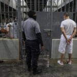 Photo: El Salvador continues to receive deportees from the United States as the controversy intensifies