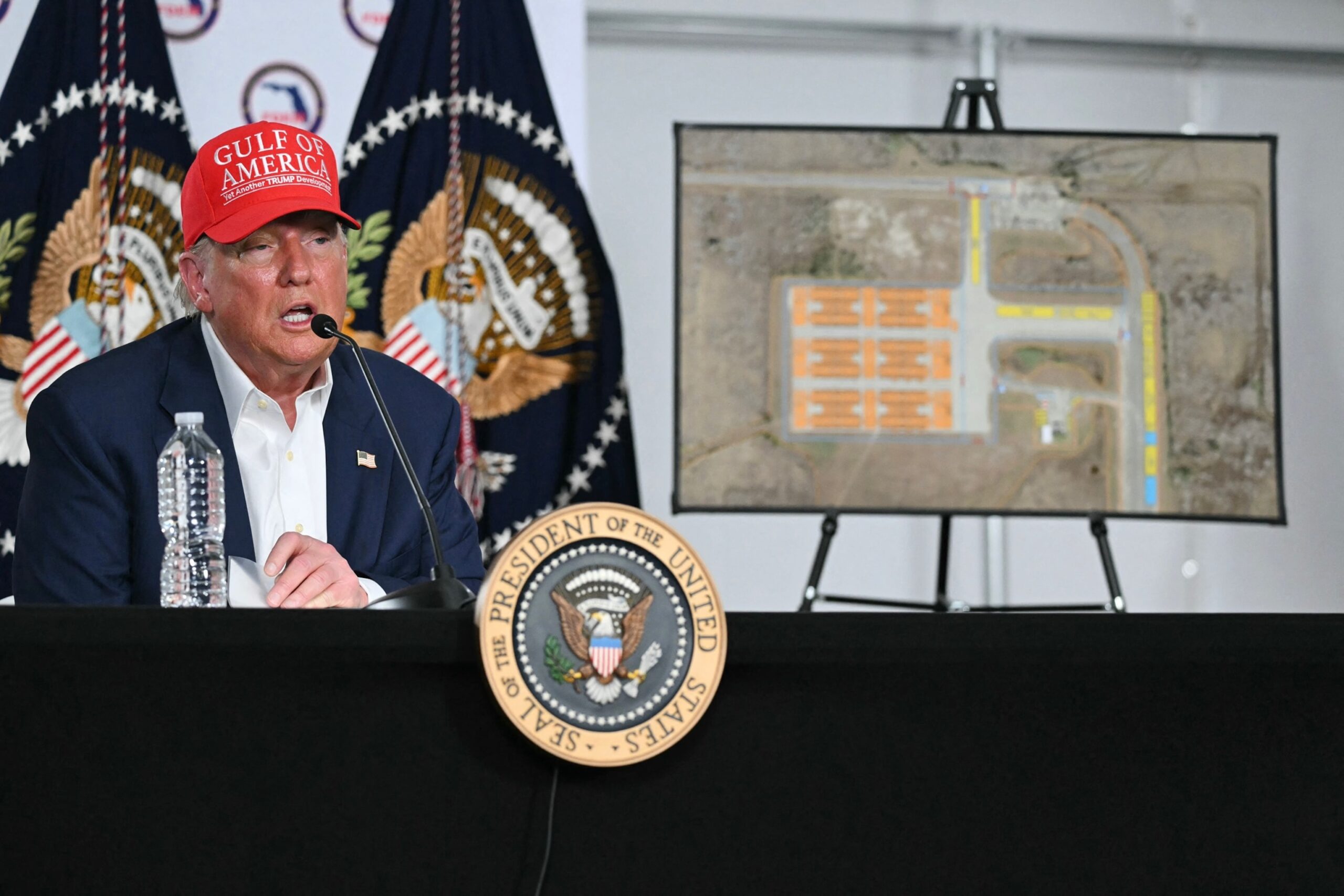 Trump again raises the idea of ​​deporting US citizens for crimes

