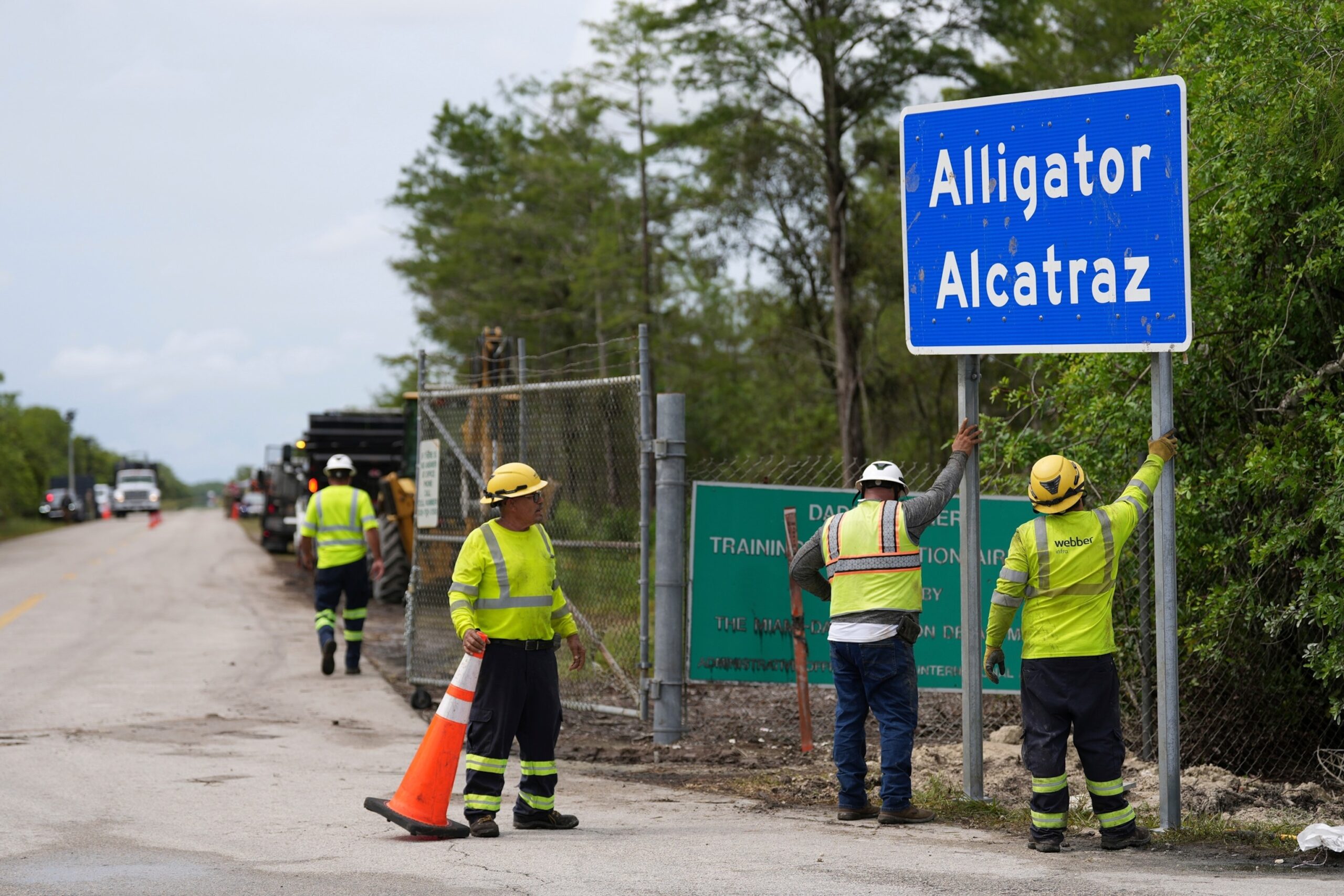 Judge who considers to stop operations in 'Aligator Alcatraz' about environmental concerns