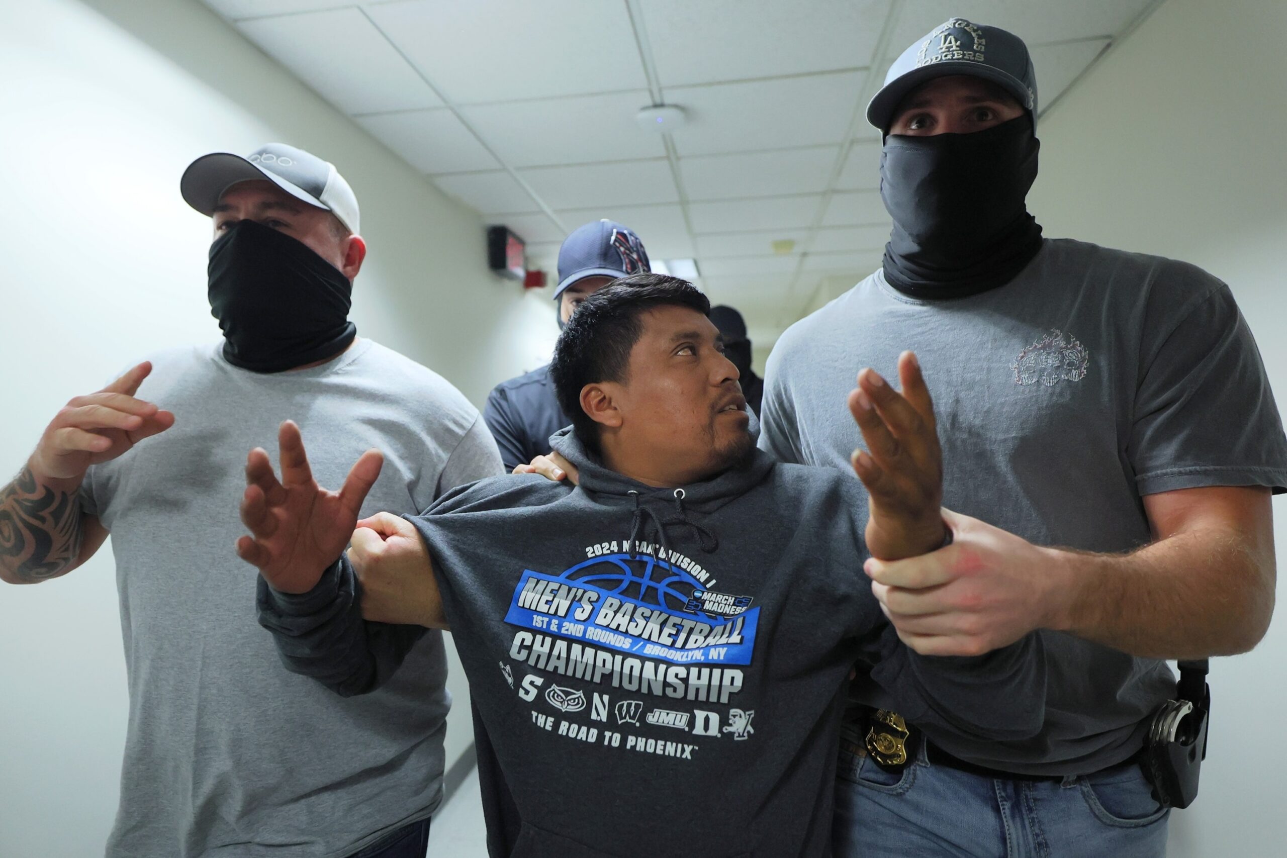 Photo: ICE stops immigrants within the courts of New York City