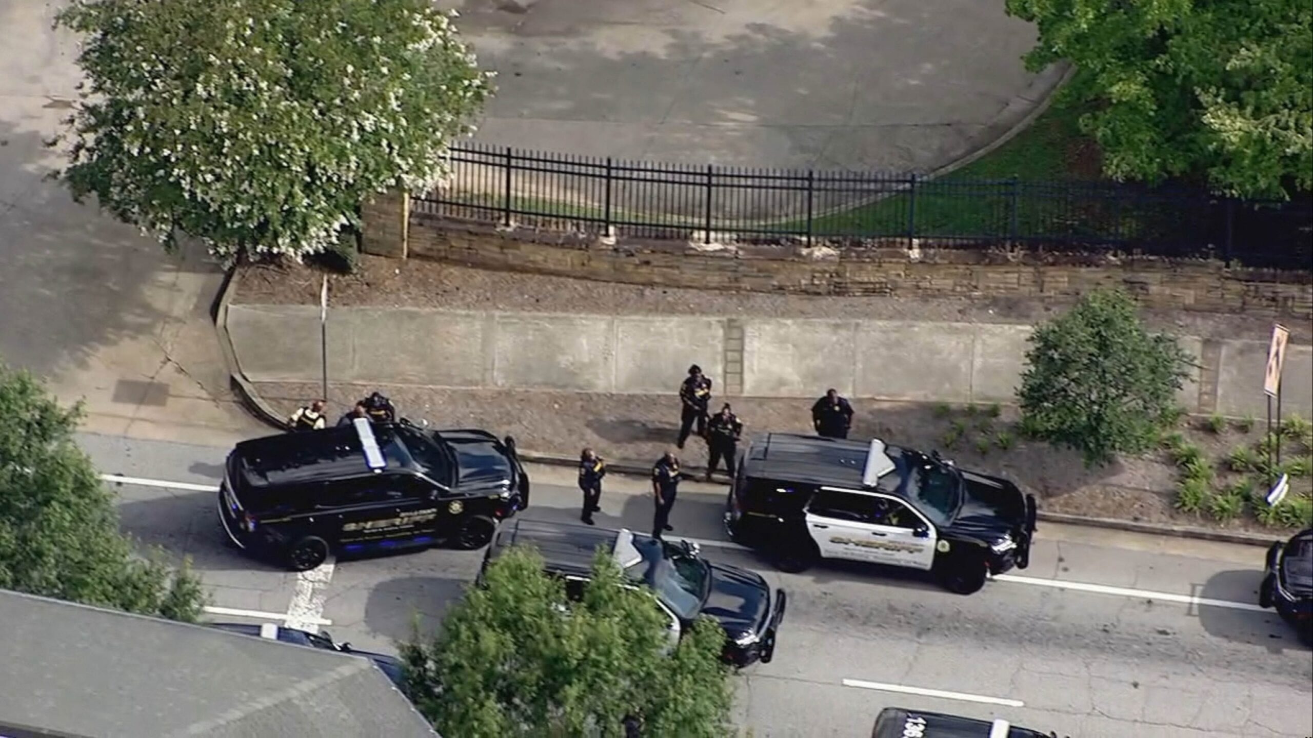Wounded officer, suspected dead in shots near the headquarters of the CDC, Campus of the University of Emory