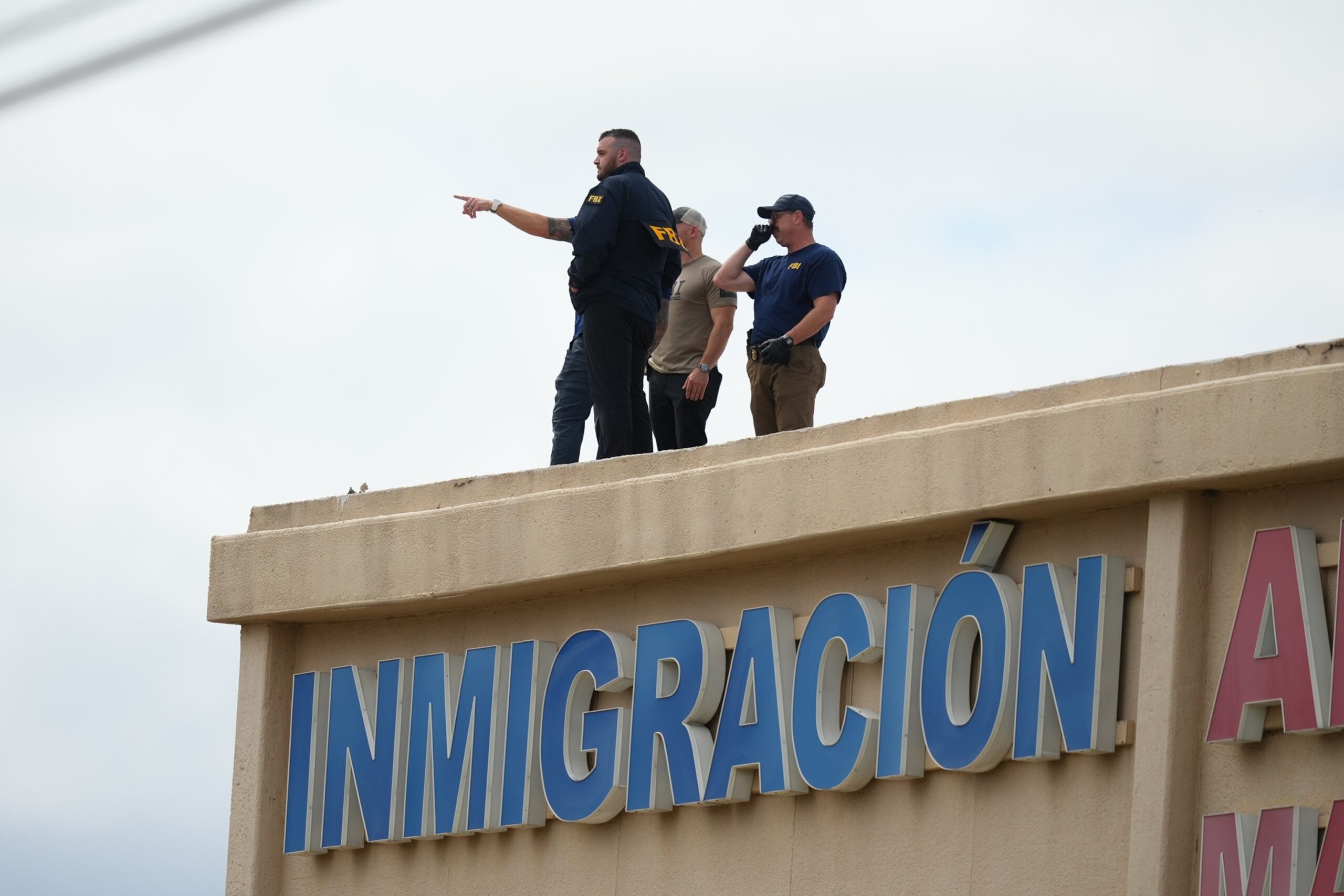Dallas Ice Shooting The latest: Sniper supposedly left a note behind saying that he wanted to bring the agents 'terror'

