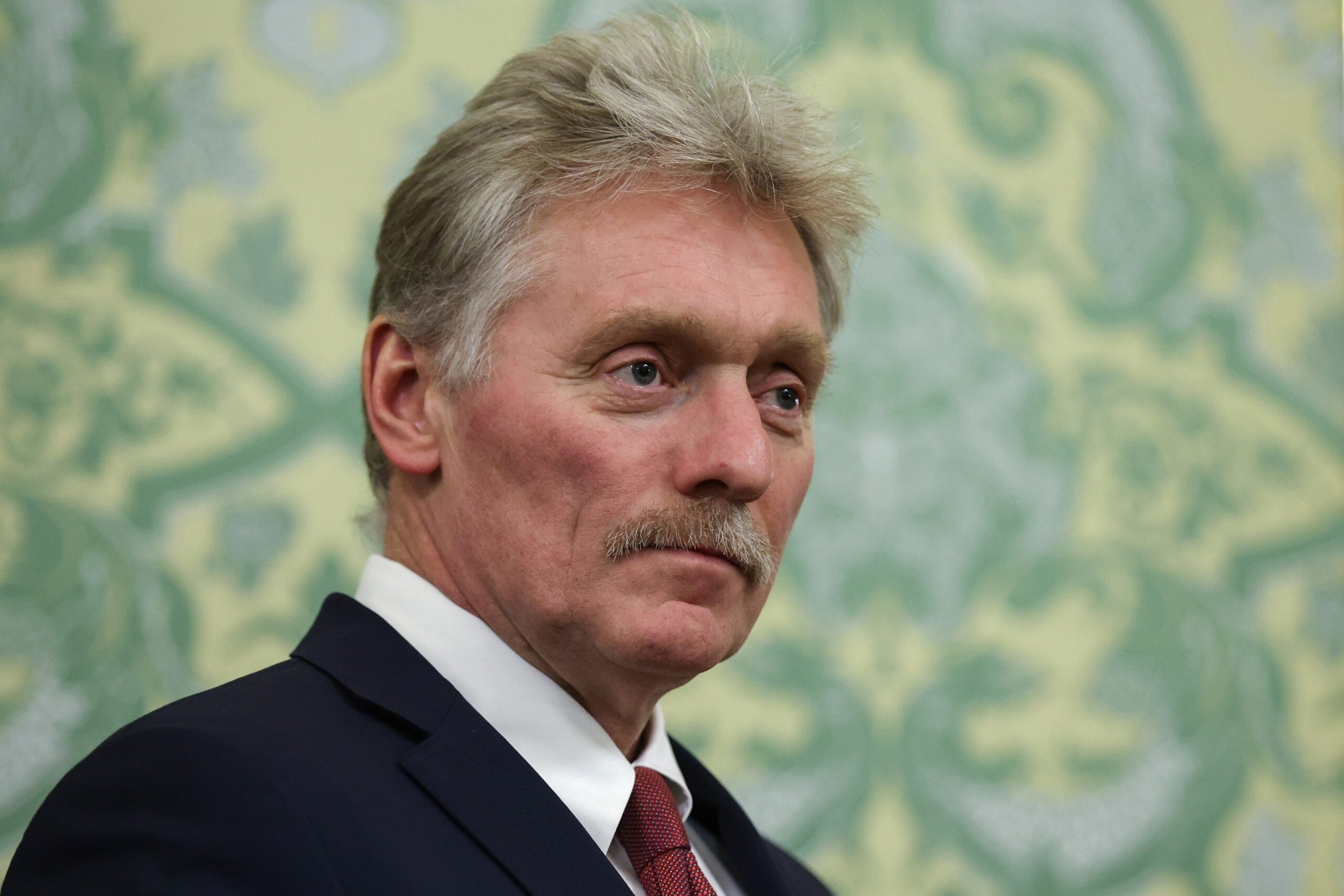 Kremlin, describing "information frenzy," refuses to detail Moscow's view of Ukraine negotiations

